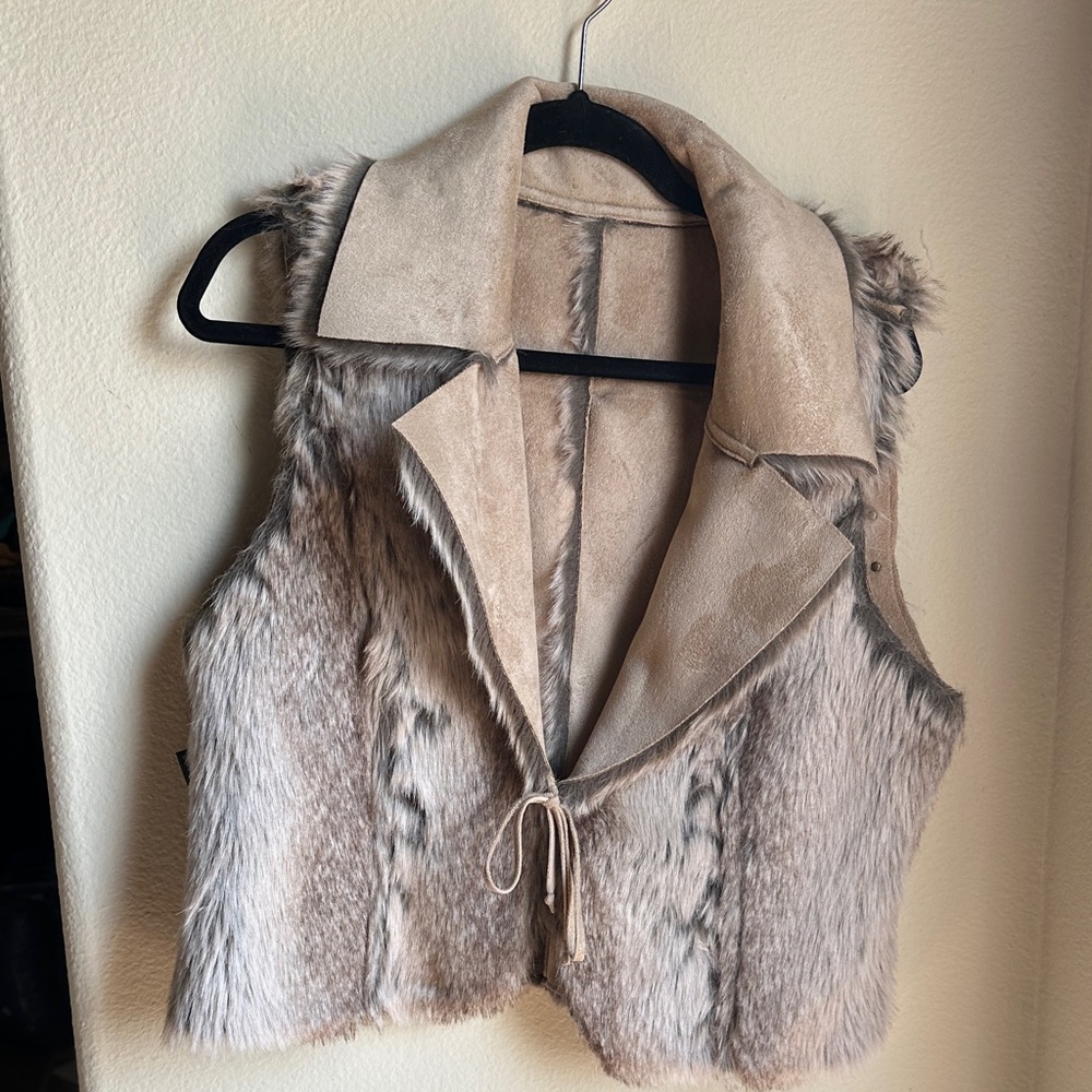 Elegant Beige Faux Fur Vest for Women